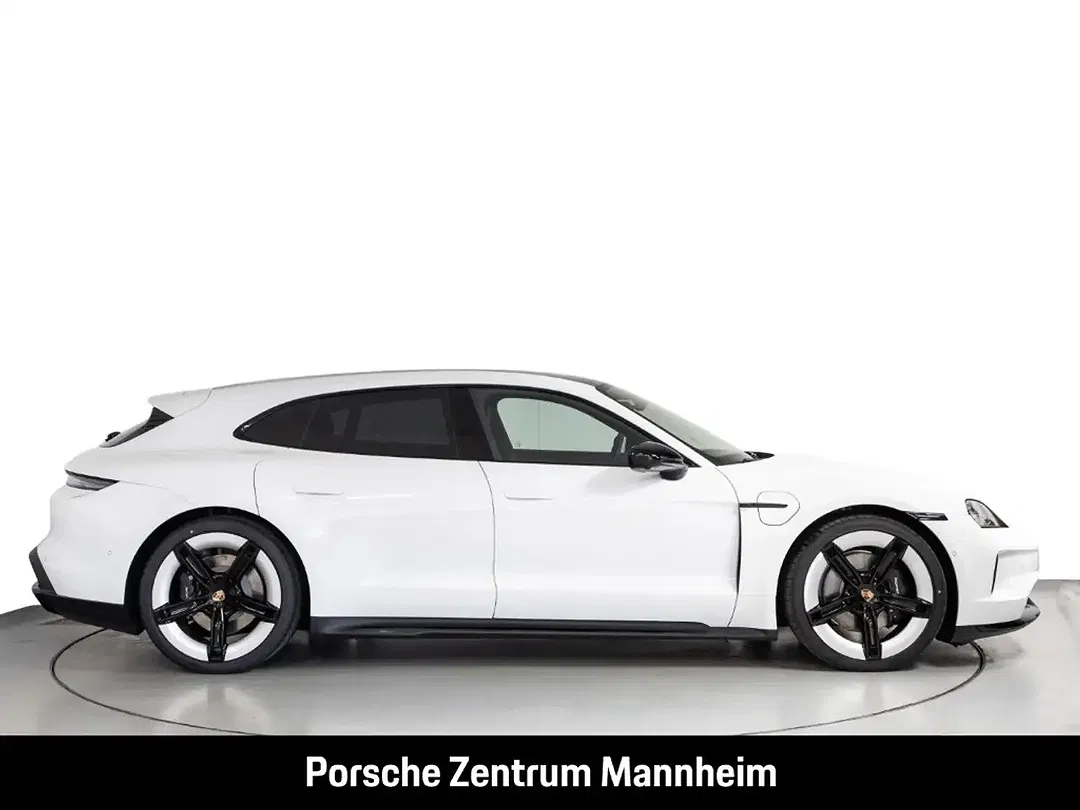 Porsche Taycan - Thumbnail 10