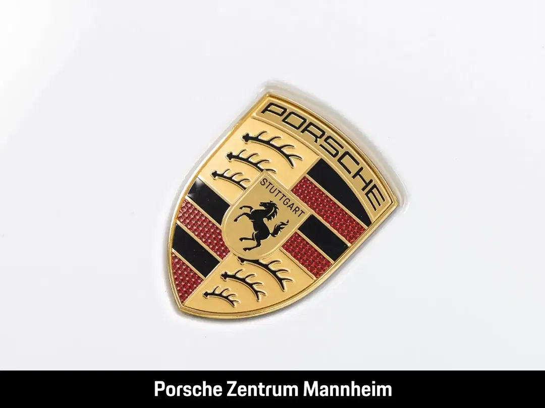 Porsche Taycan - Thumbnail 12