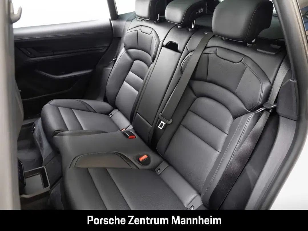 Porsche Taycan - Thumbnail 14