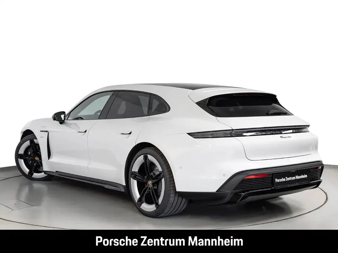Porsche Taycan - Thumbnail 3