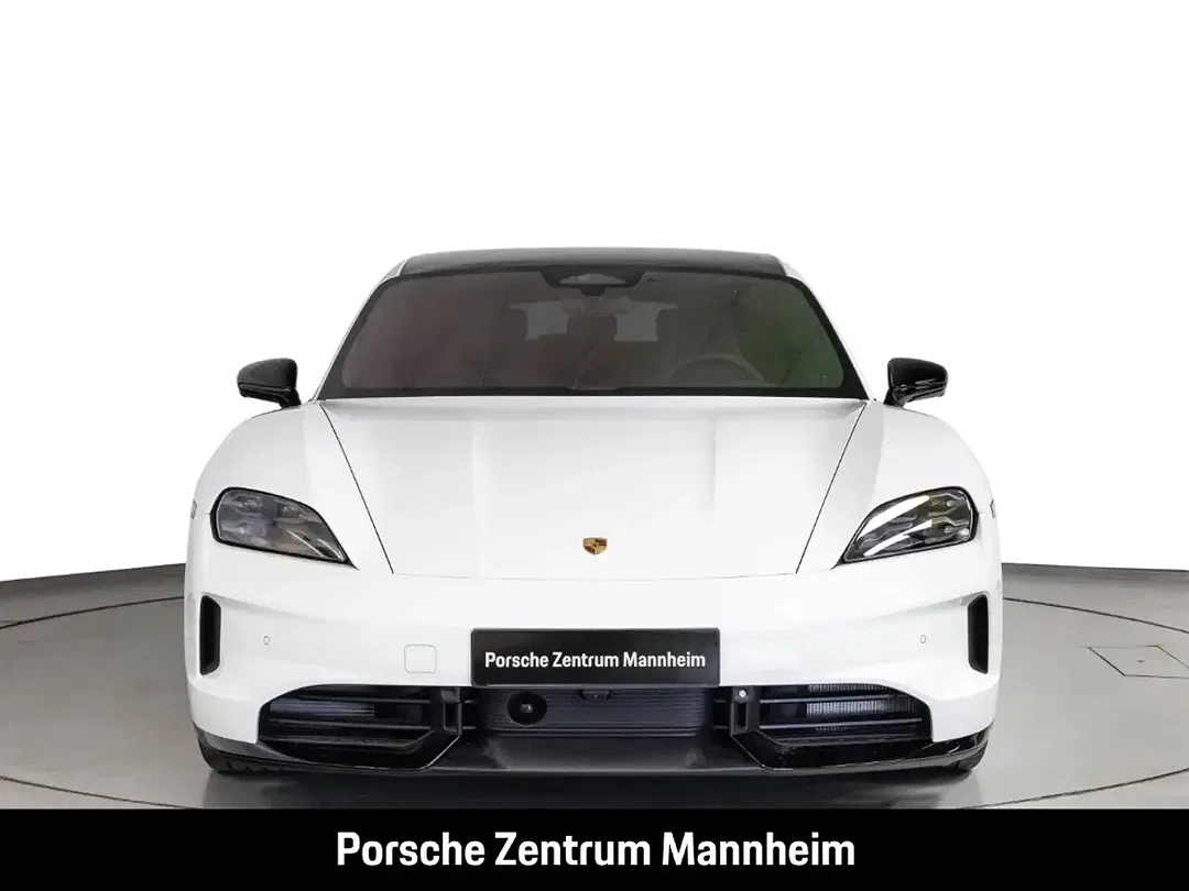 Porsche Taycan - Thumbnail 6