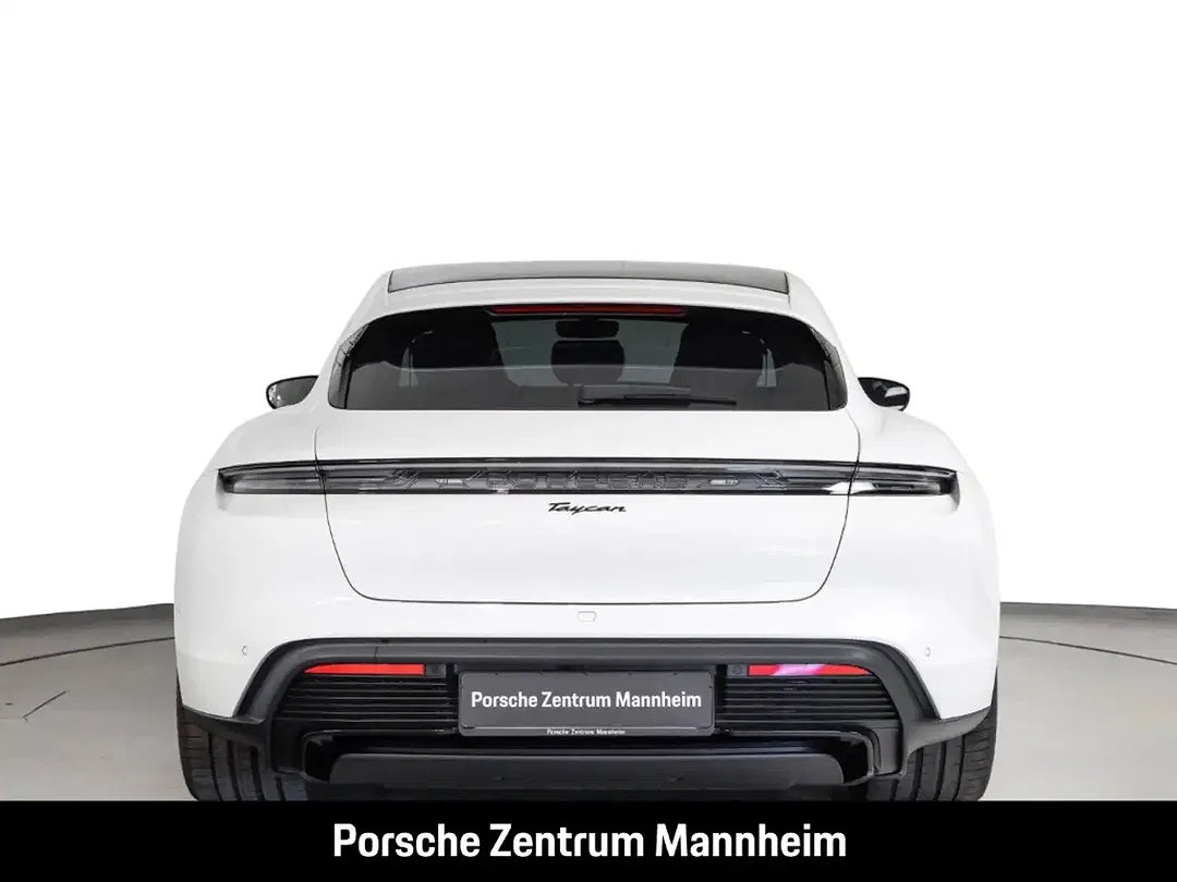 Porsche Taycan - Thumbnail 7