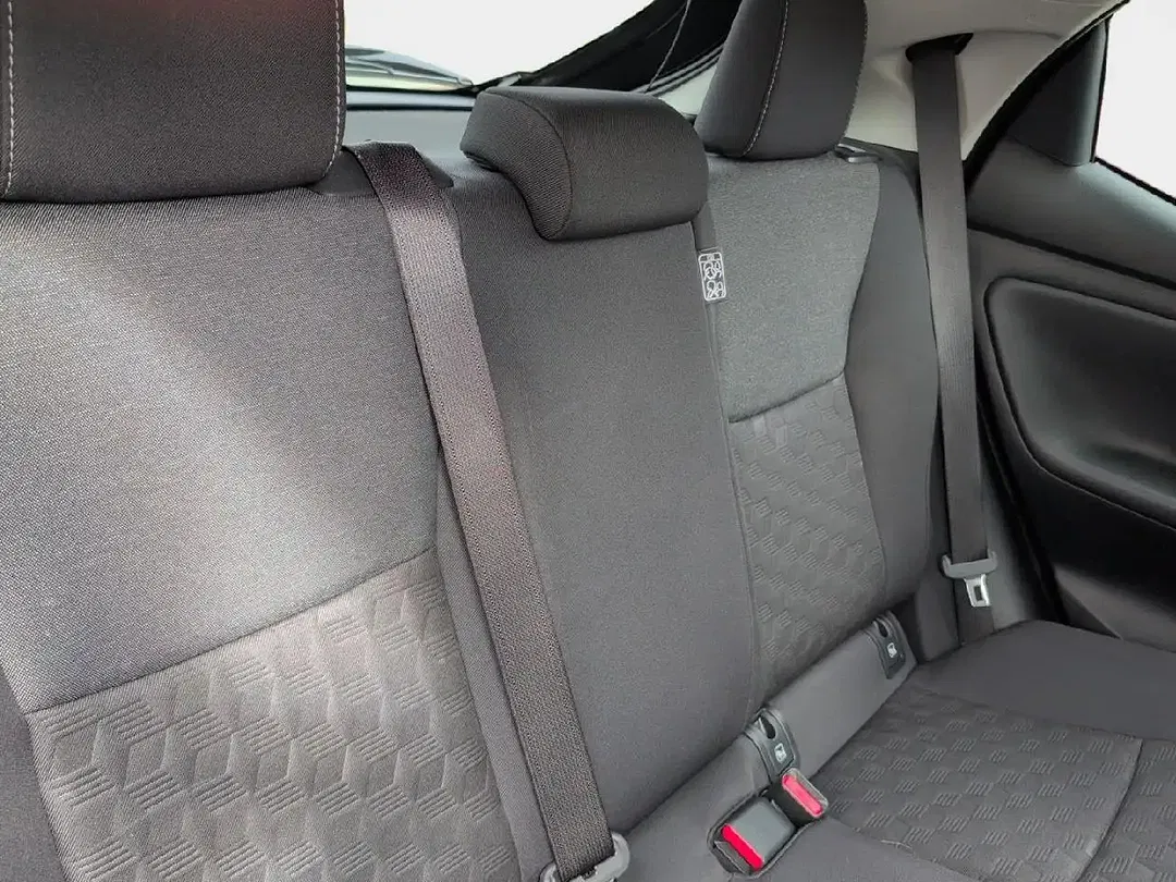 Toyota Yaris - Thumbnail 11
