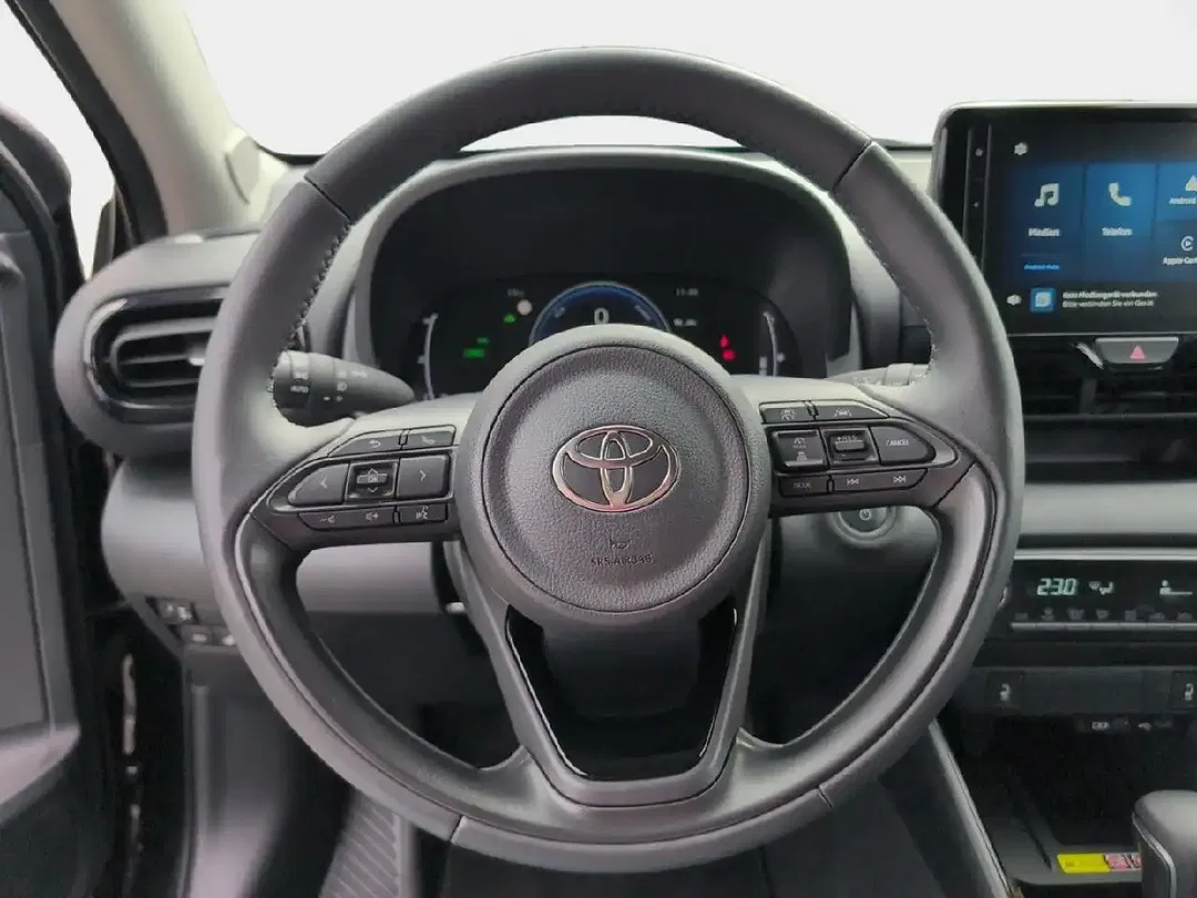 Toyota Yaris - Thumbnail 14
