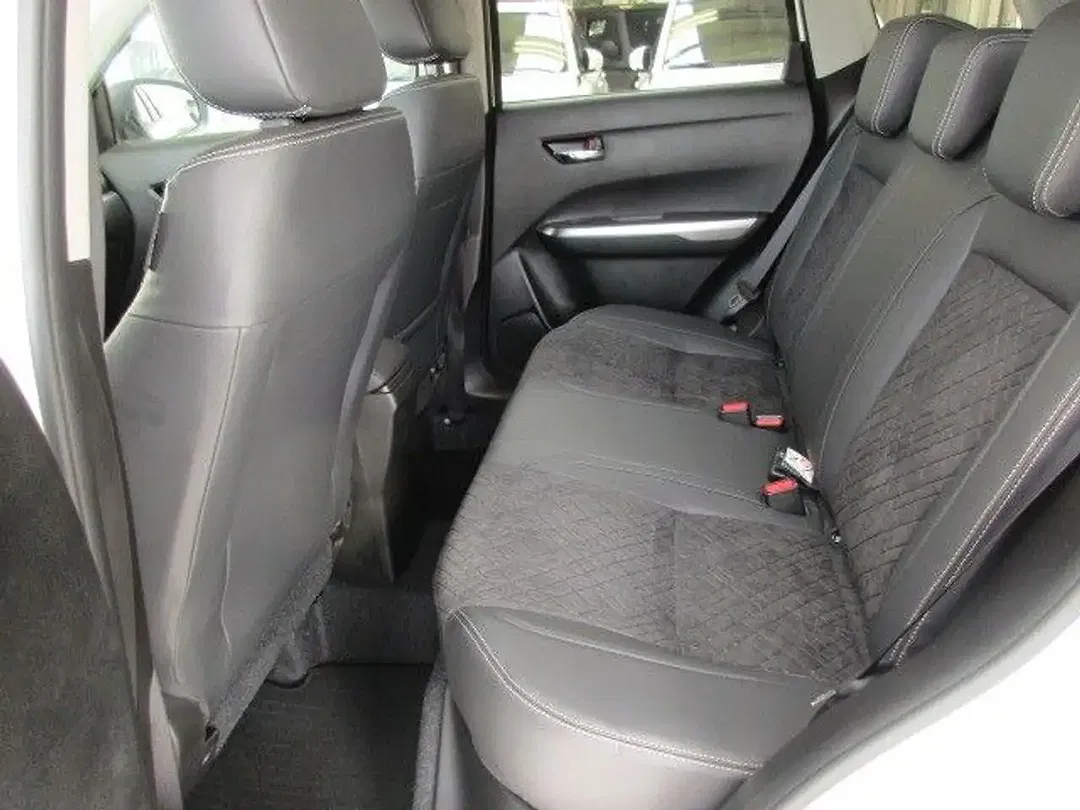 Suzuki Vitara - Thumbnail 10