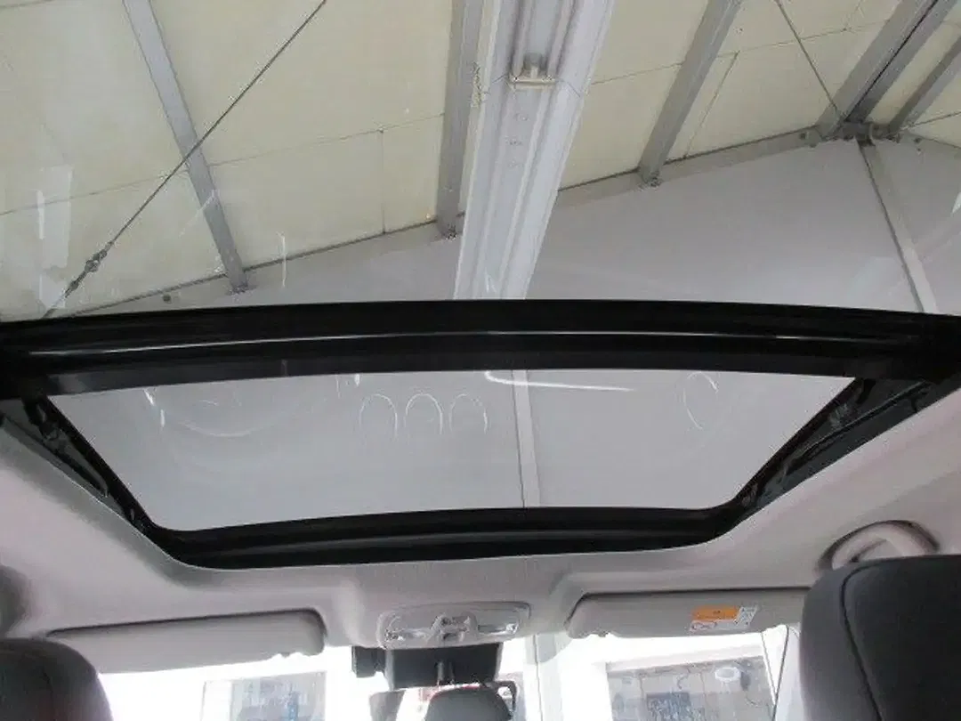 Suzuki Vitara - Thumbnail 14