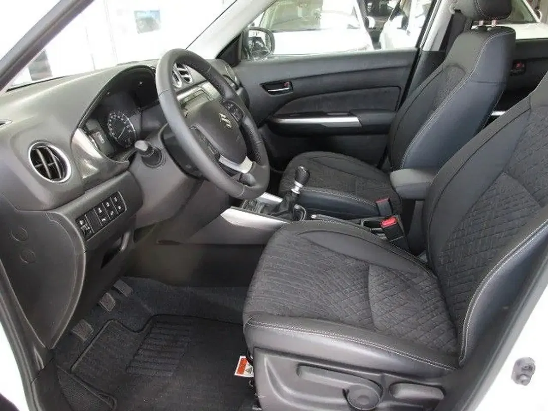 Suzuki Vitara - Thumbnail 6