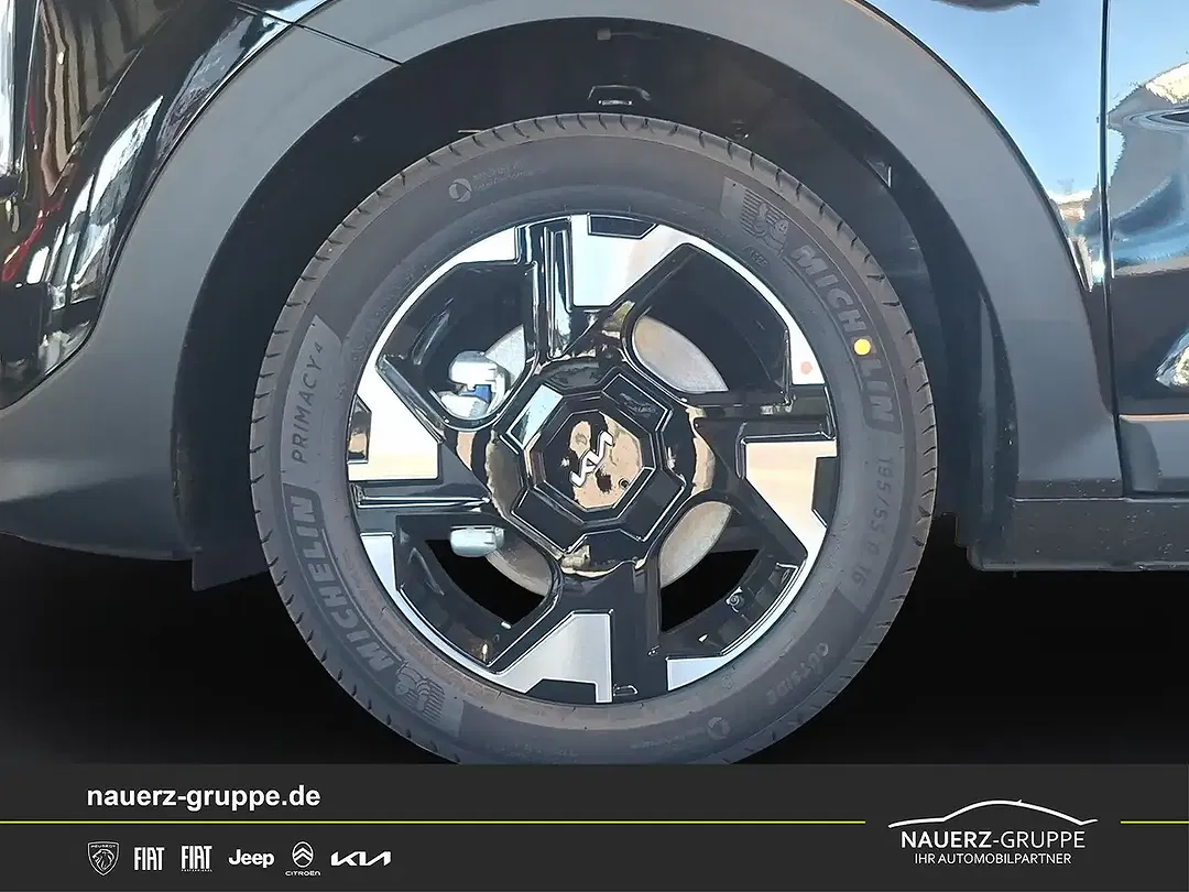 Kia Stonic - Thumbnail 5