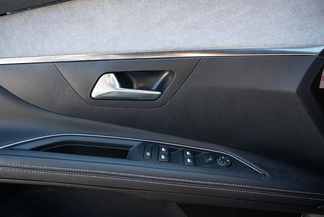 Peugeot 5008 - Thumbnail 11