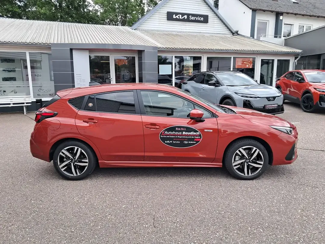 Subaru Impreza - Thumbnail 4