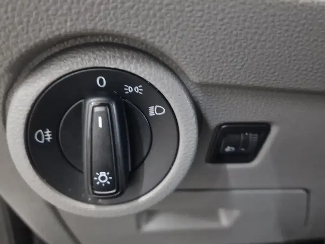 Volkswagen Transporter - Thumbnail 11