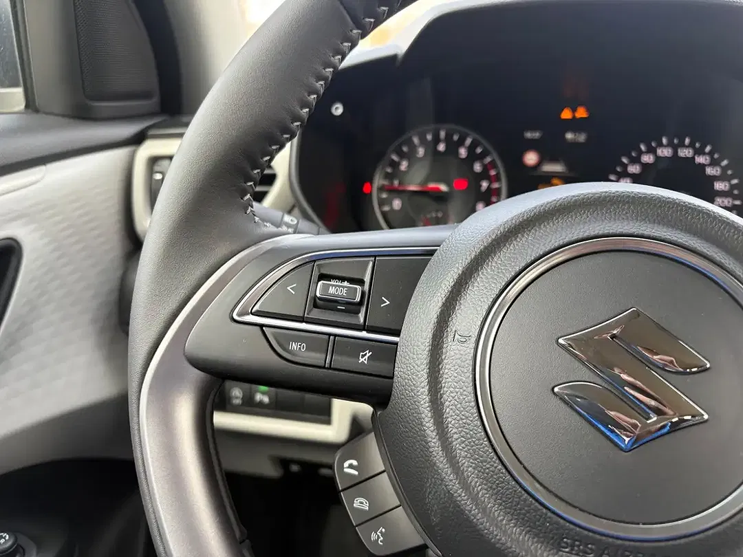 Suzuki Swift - Thumbnail 14