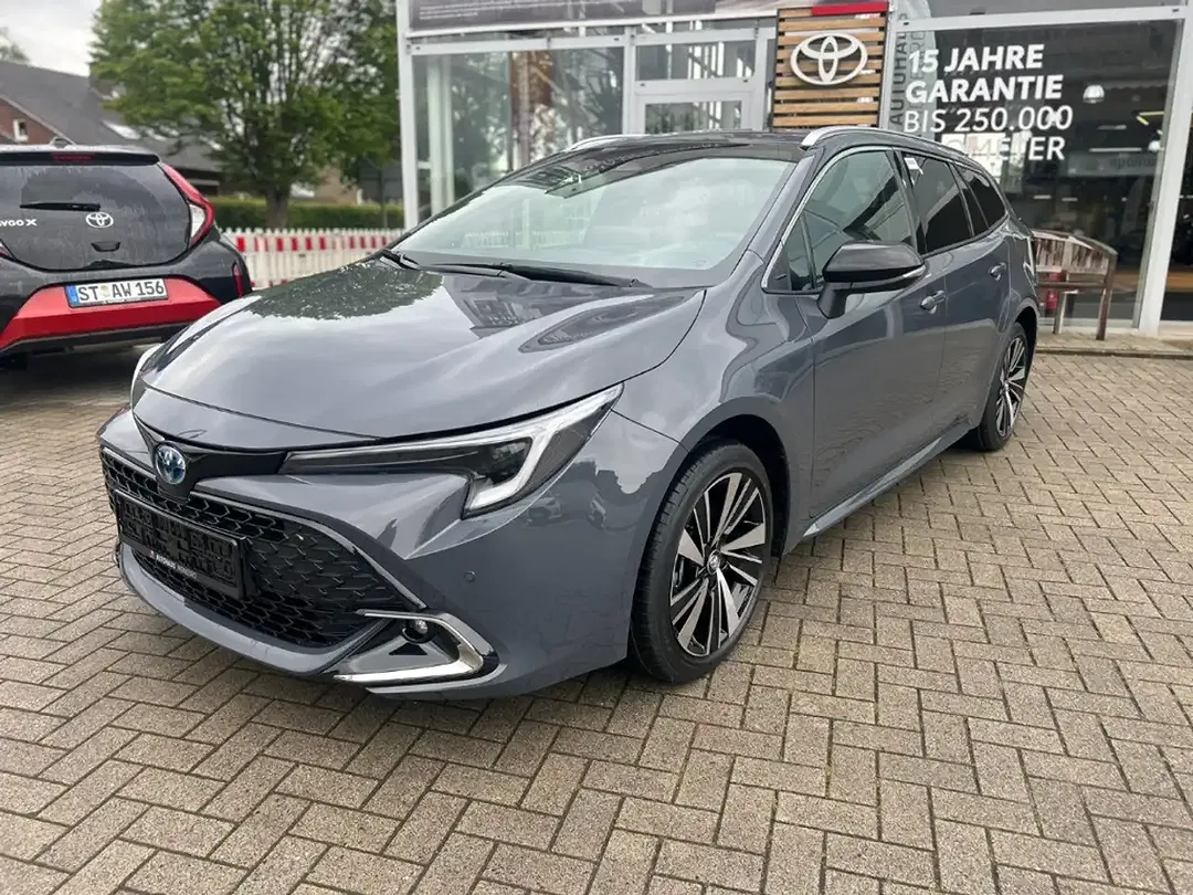 Toyota Corolla - Thumbnail 2