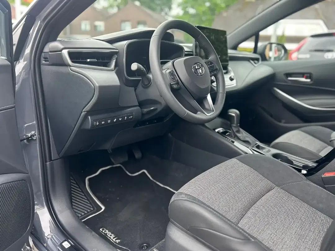 Toyota Corolla - Thumbnail 8
