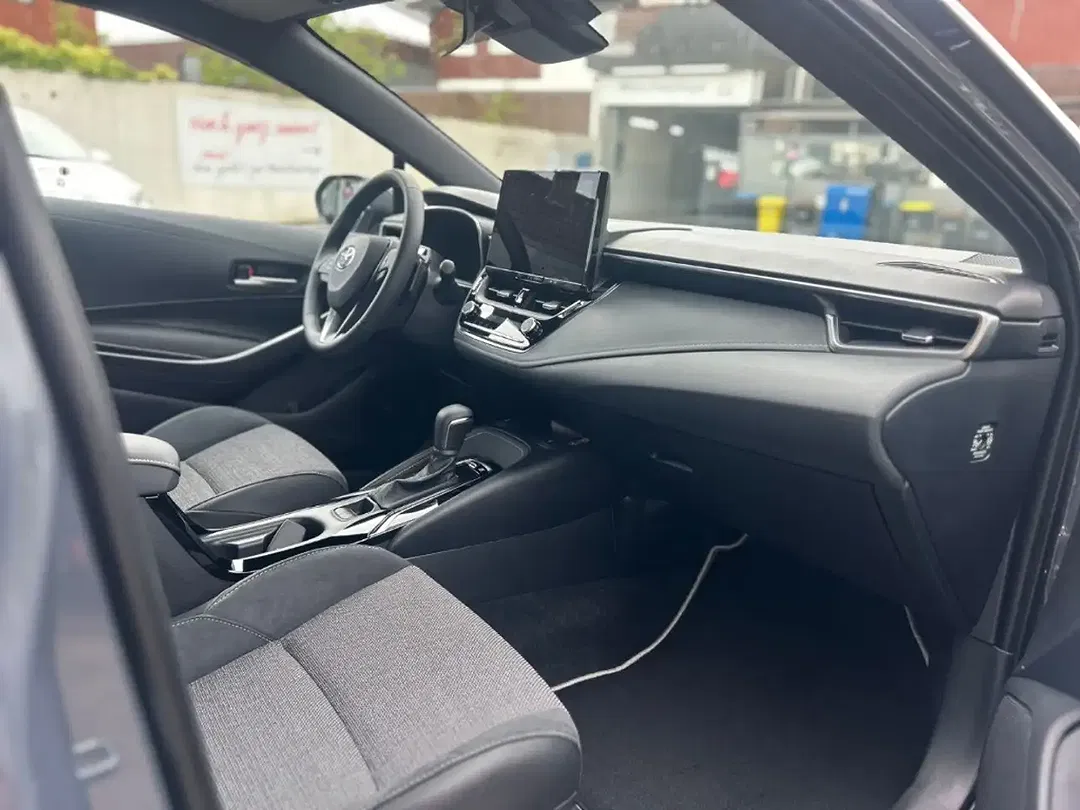 Toyota Corolla - Thumbnail 9