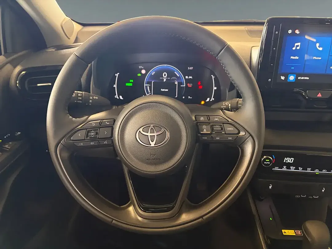 Toyota Yaris - Thumbnail 11