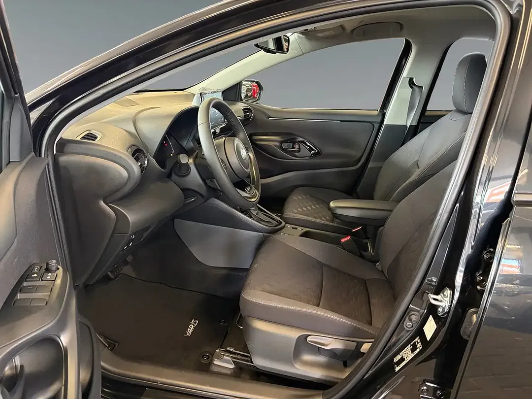 Toyota Yaris - Thumbnail 8