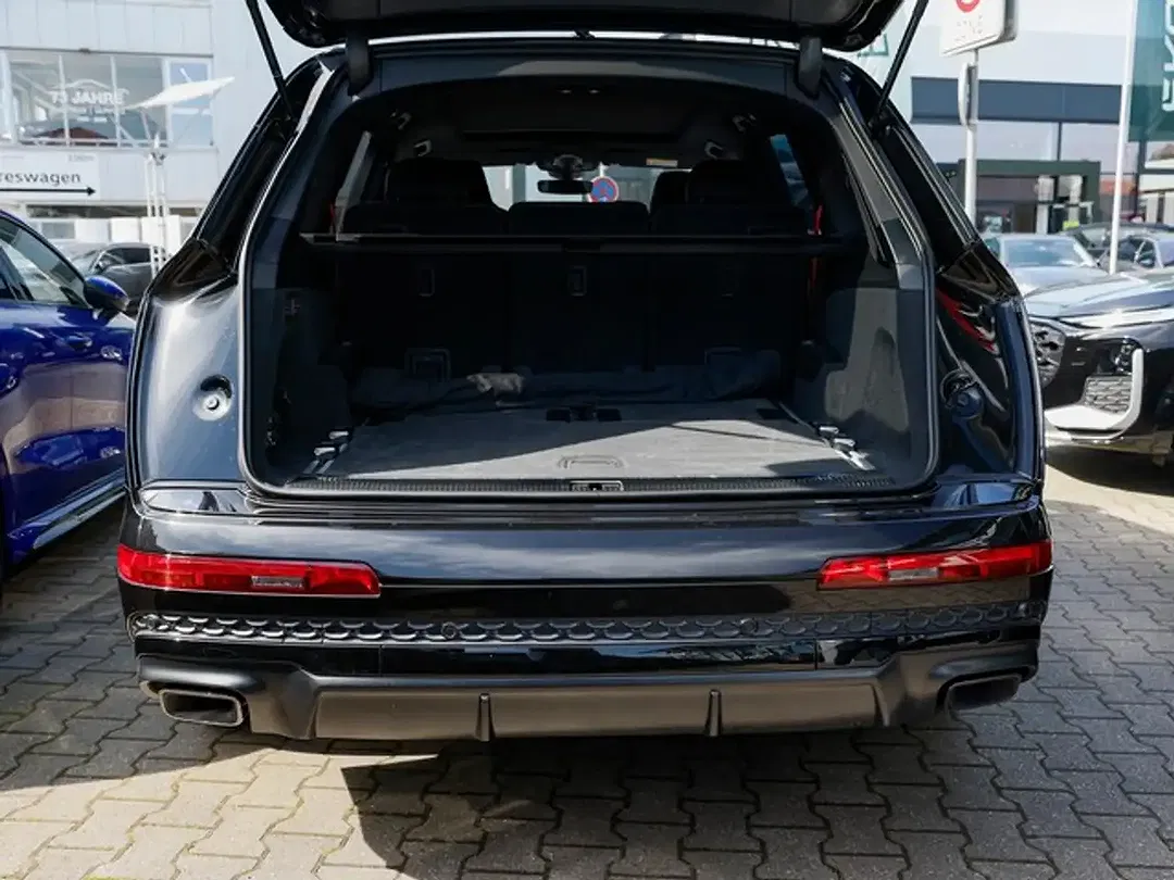 Audi Q7 - Thumbnail 10