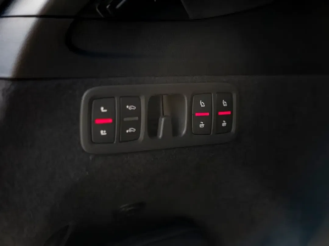 Audi Q7 - Thumbnail 11