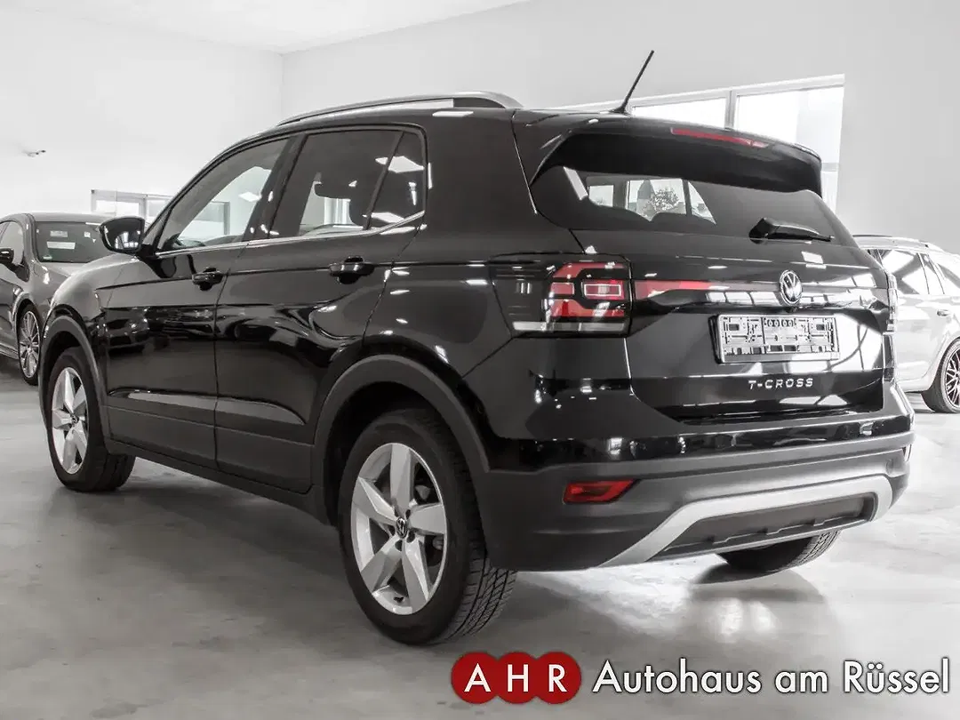 Volkswagen T-Cross - Thumbnail 2
