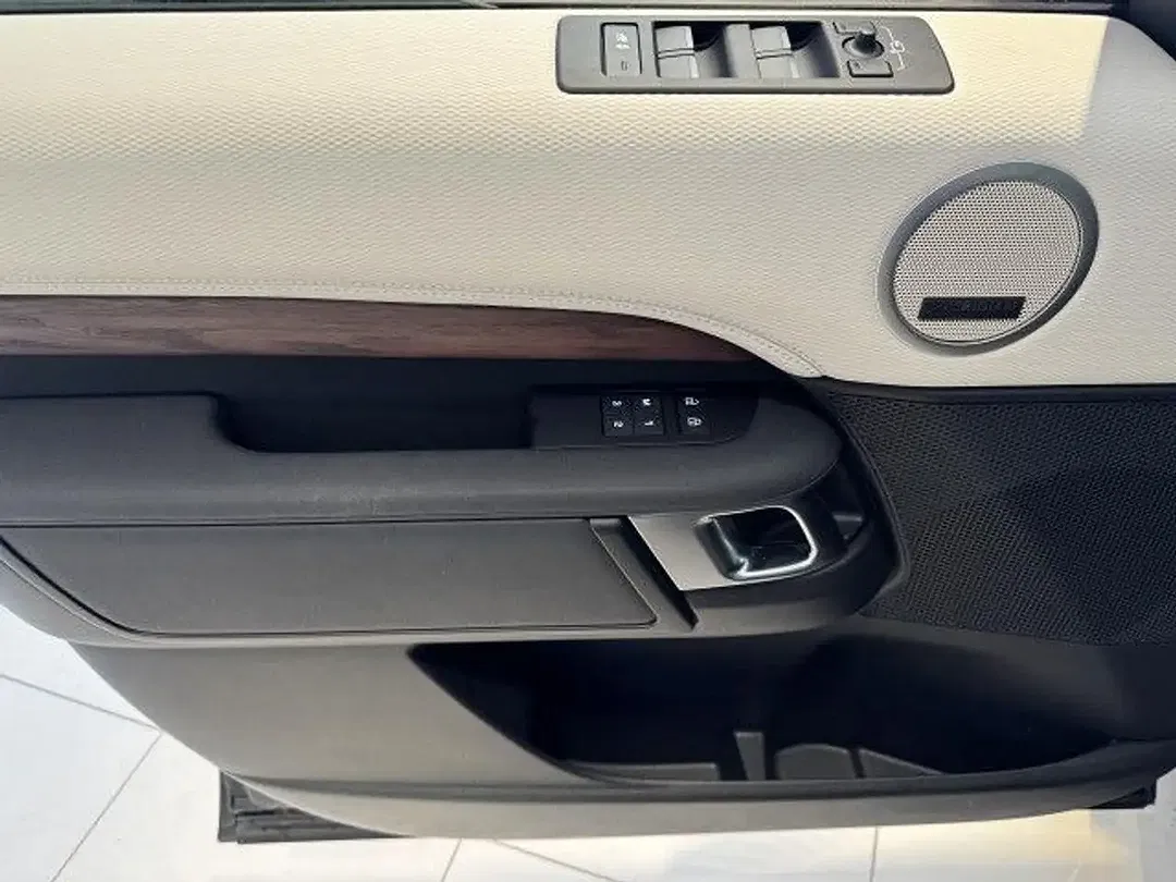 Land Rover Discovery - Thumbnail 12