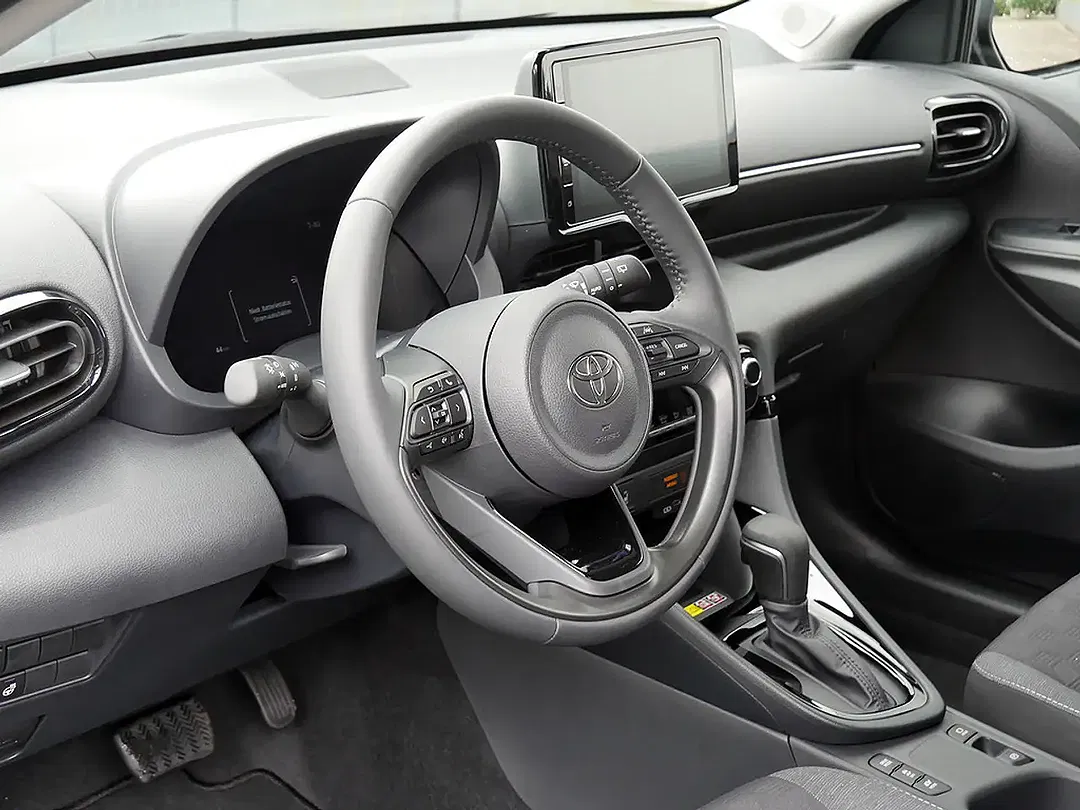 Toyota Yaris - Thumbnail 13