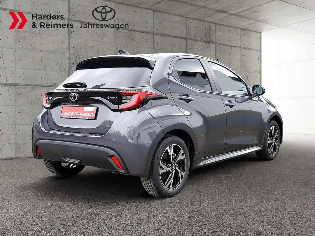 Toyota Yaris - Thumbnail 3