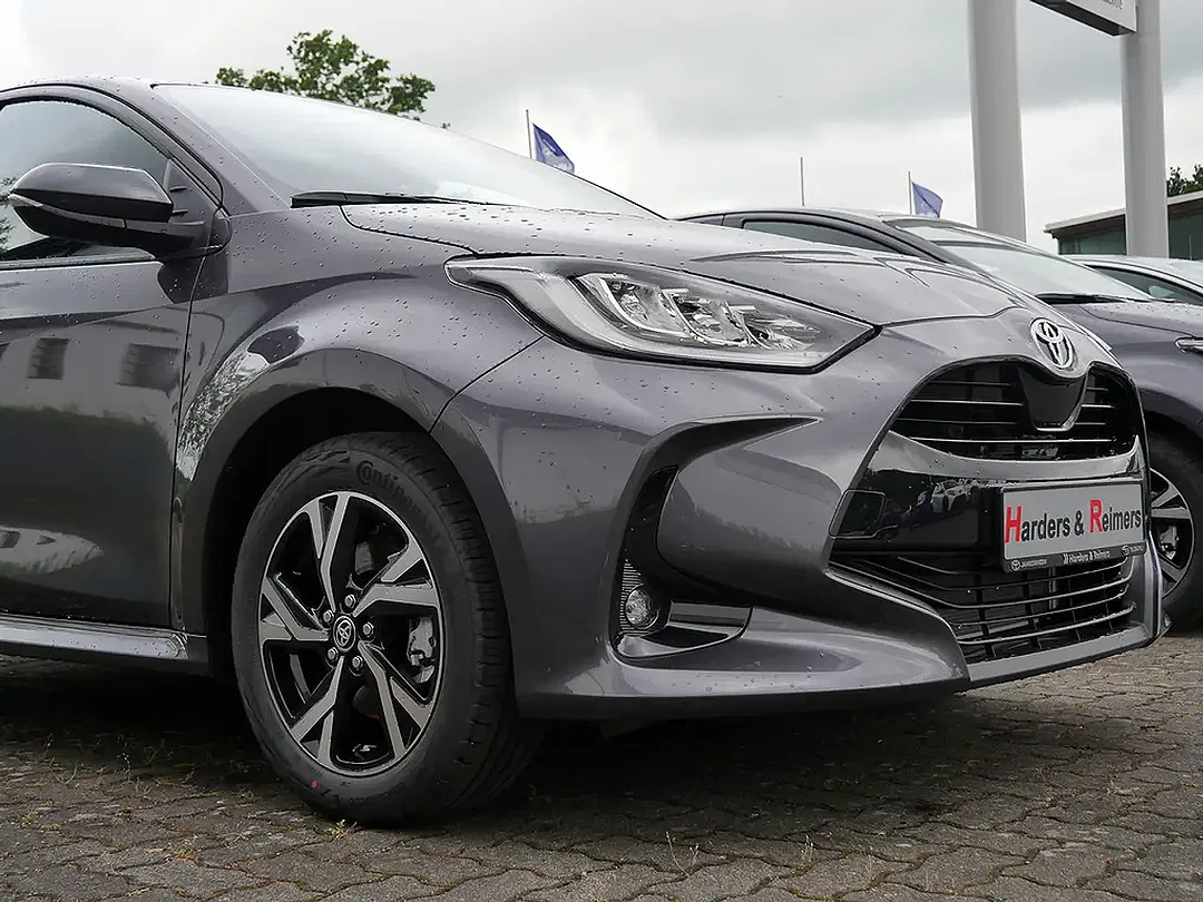 Toyota Yaris - Thumbnail 6