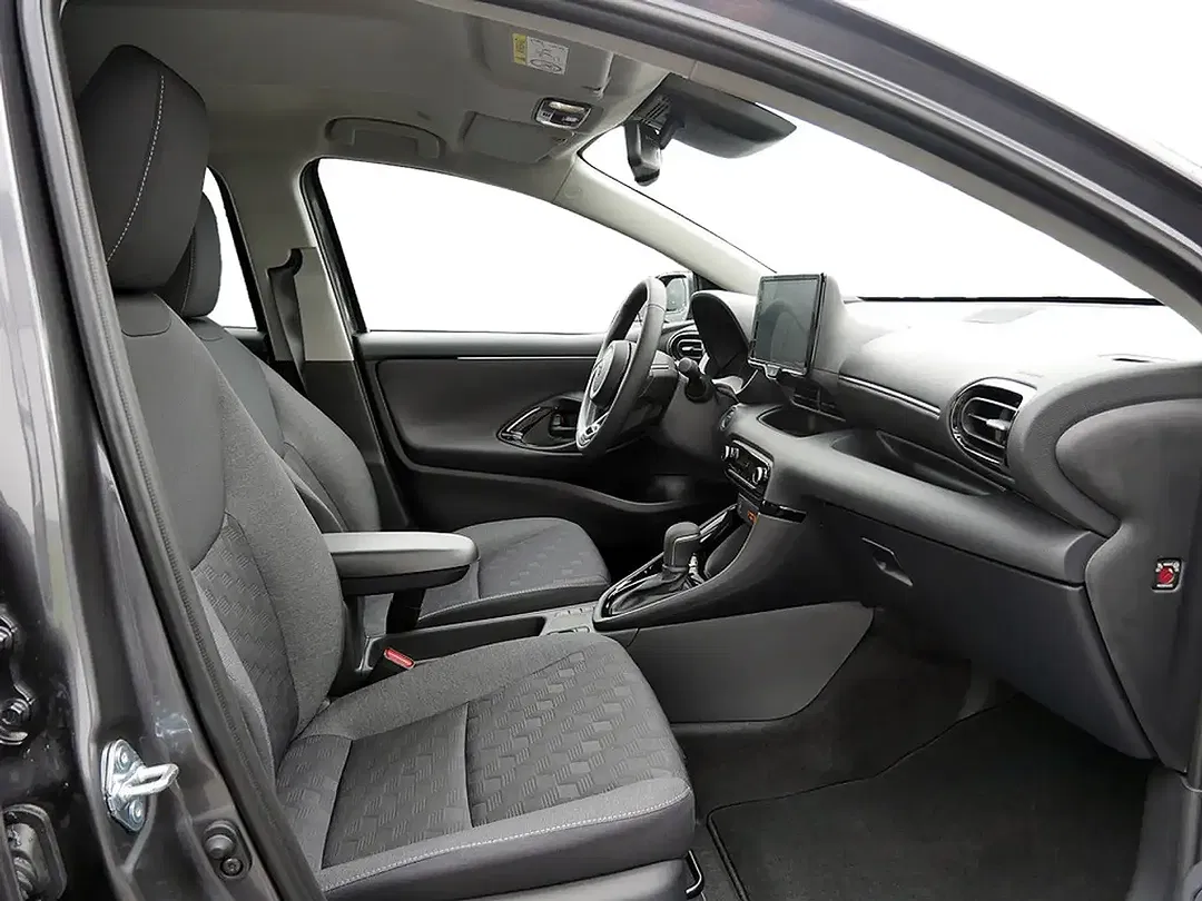 Toyota Yaris - Thumbnail 7