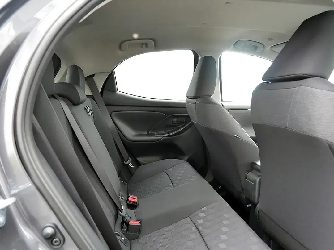 Toyota Yaris - Thumbnail 8