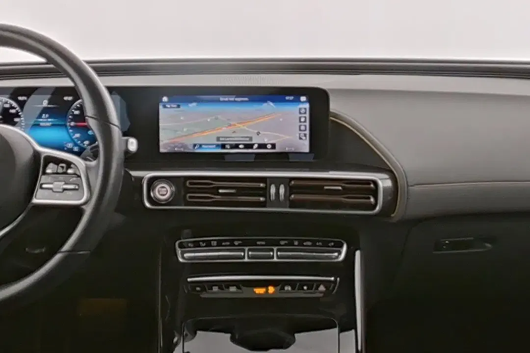Mercedes-Benz EQC 400 - Thumbnail 15