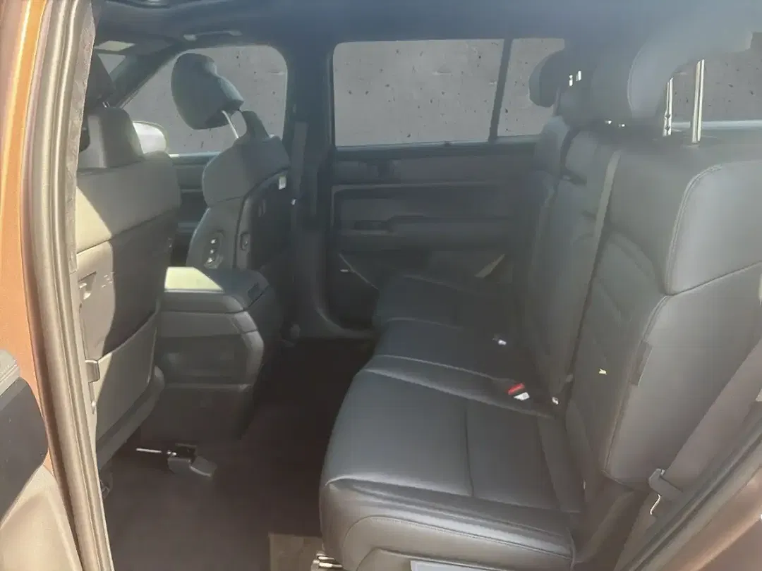 Hyundai SANTA FE - Thumbnail 8