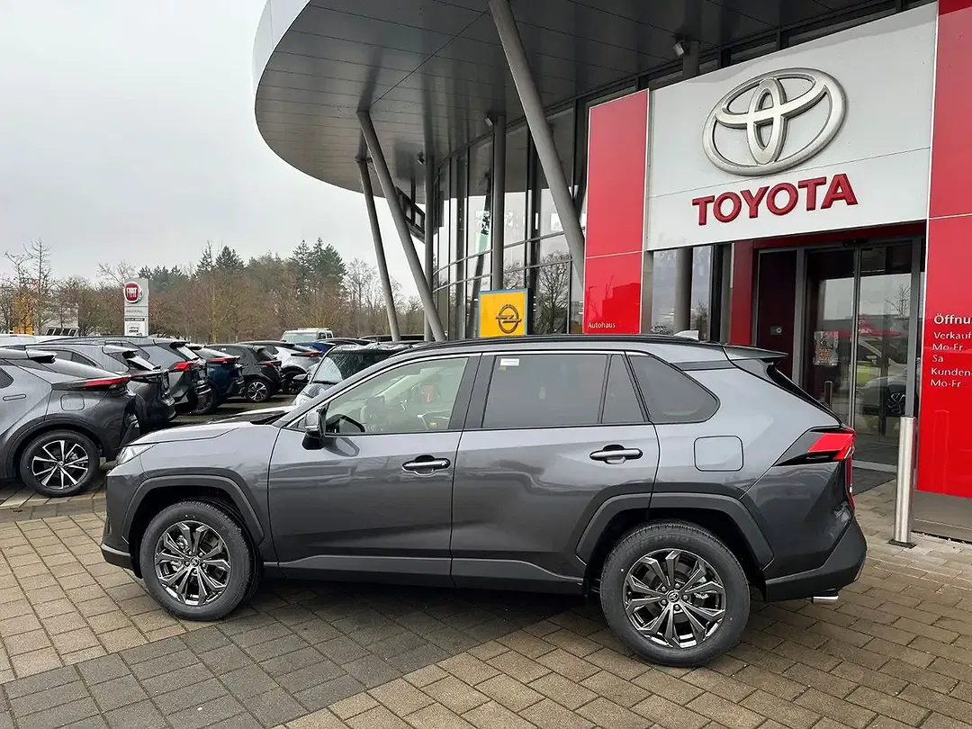 Toyota RAV 4 - Thumbnail 3