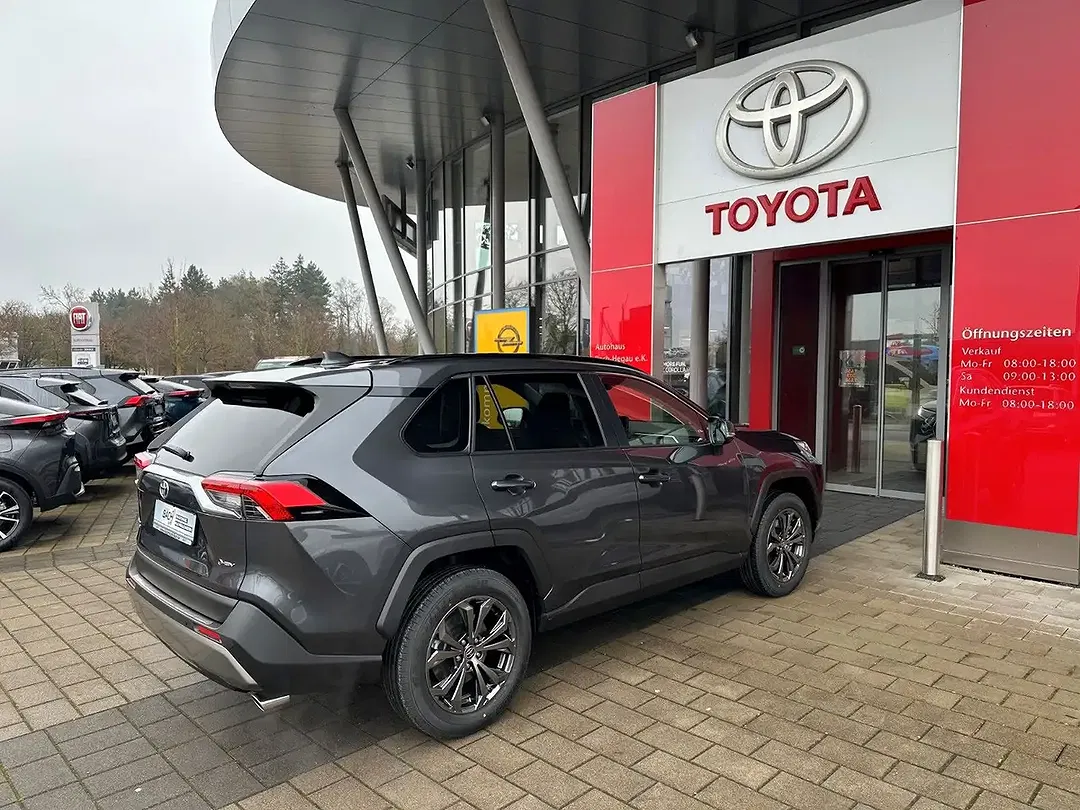 Toyota RAV 4 - Thumbnail 6