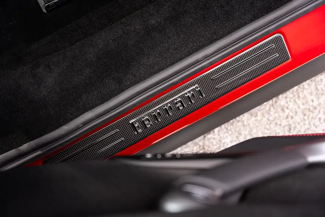 Ferrari 296 GTB - Thumbnail 11