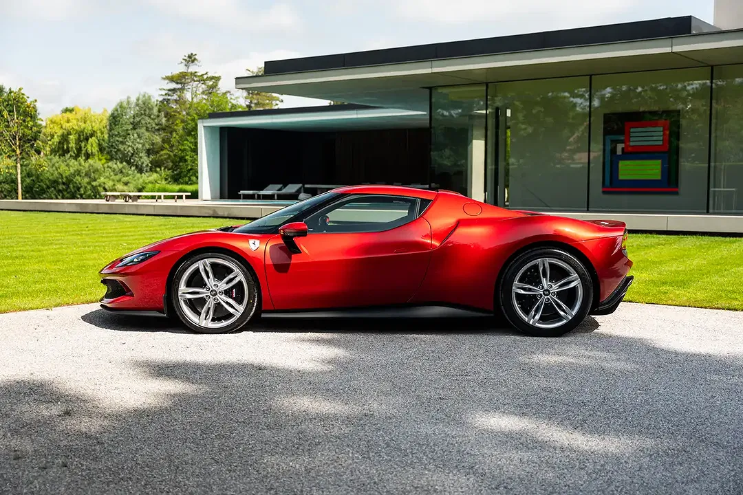 Ferrari 296 GTB - Thumbnail 4