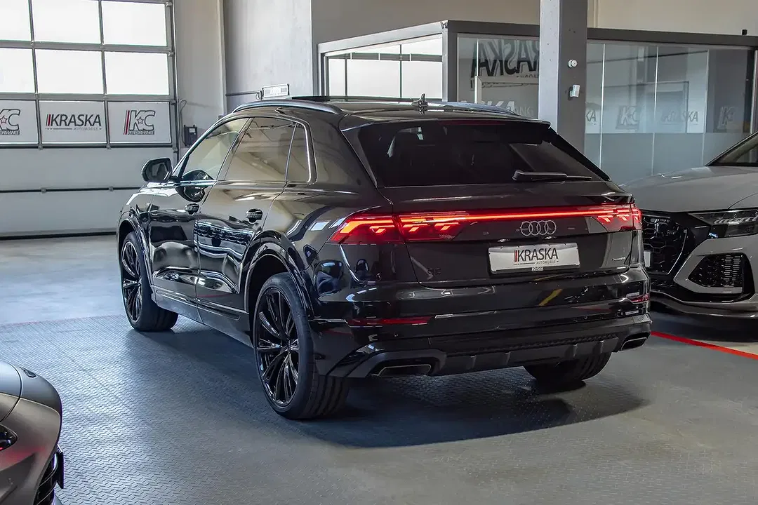 Audi Q8 - Thumbnail 11