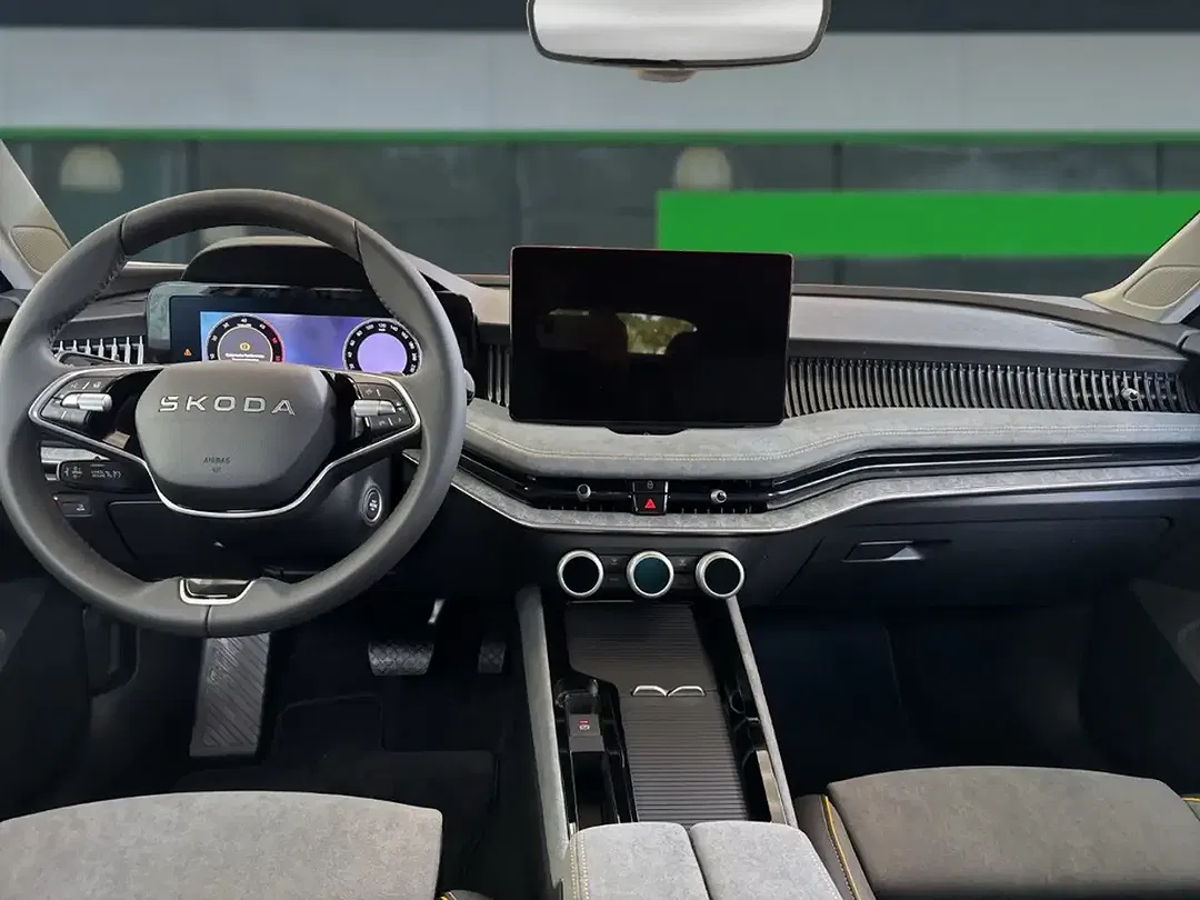 Skoda Superb - Thumbnail 10