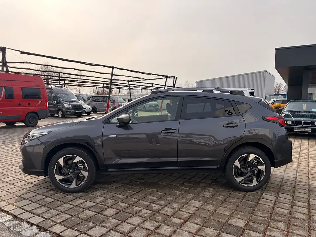 Subaru Crosstrek - Thumbnail 5