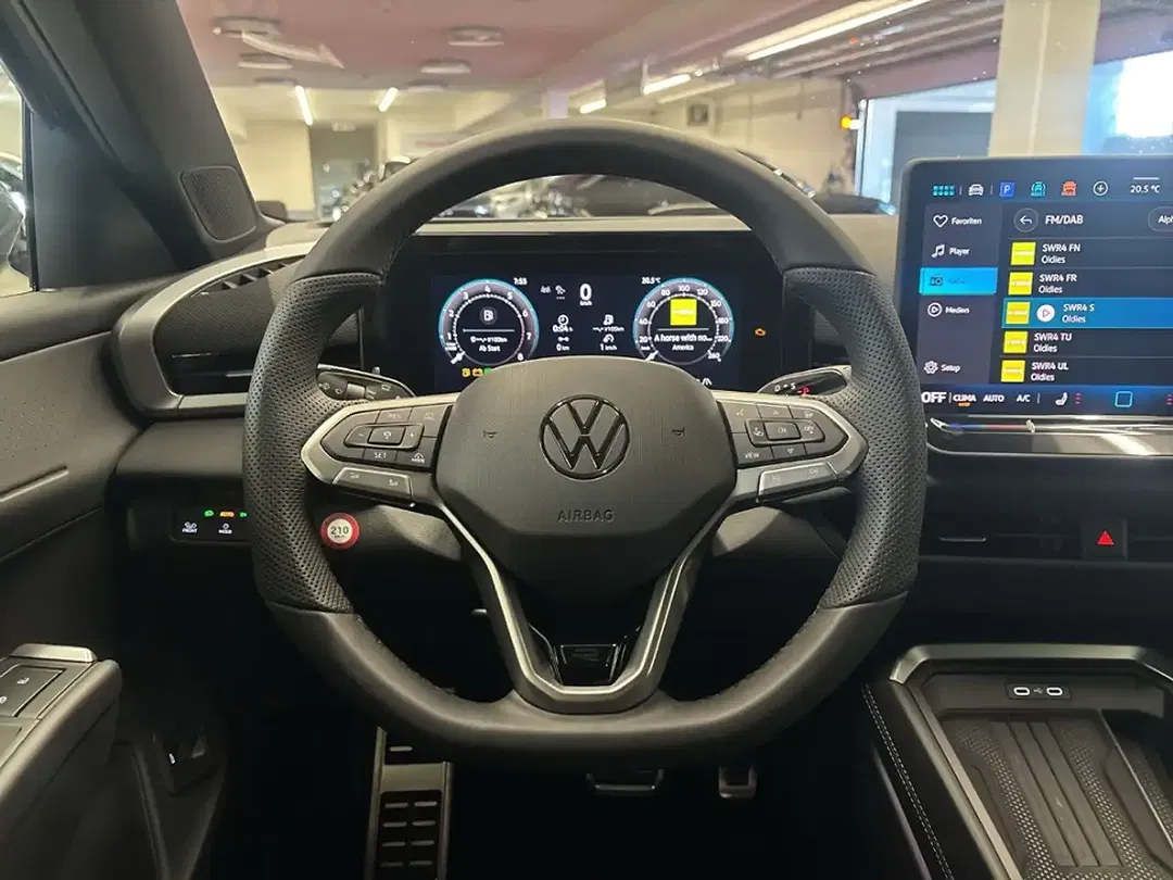 Volkswagen T-Roc - Thumbnail 8