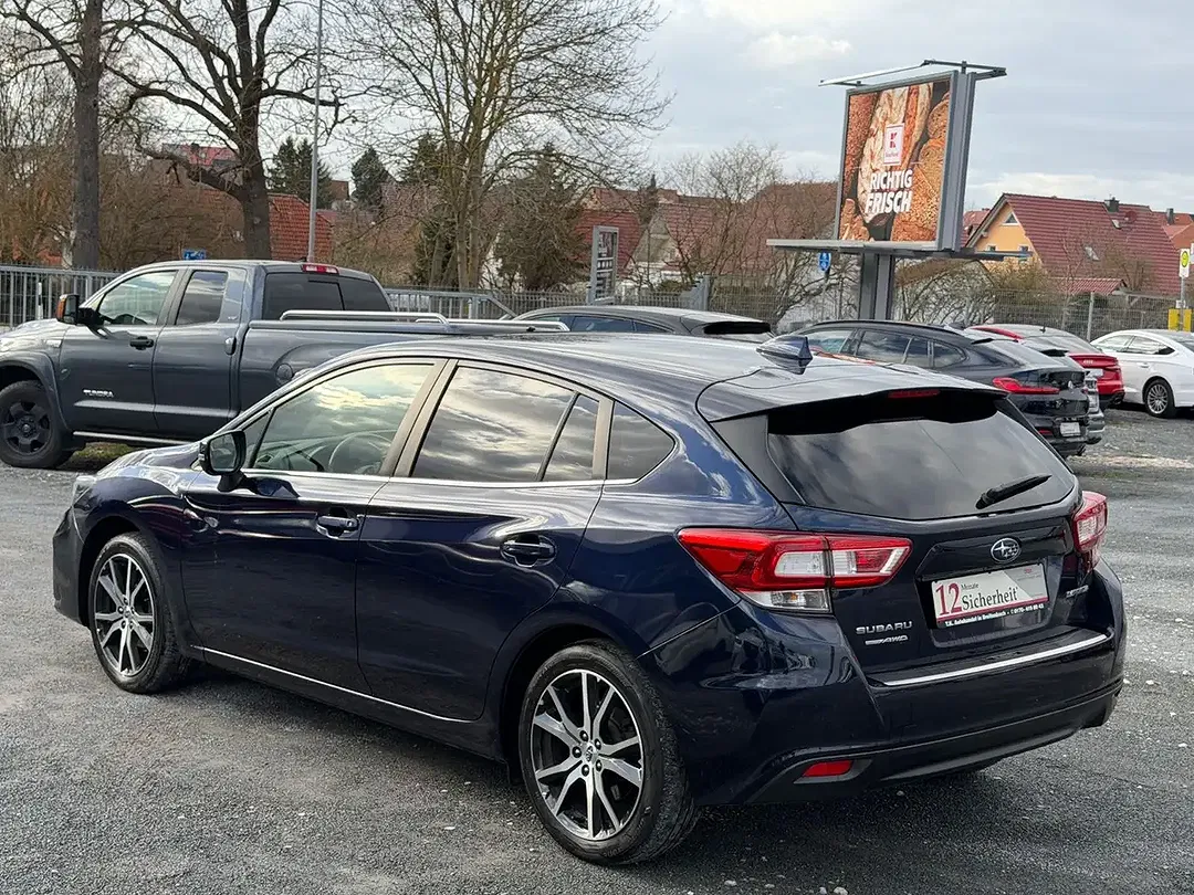 Subaru Impreza - Thumbnail 5