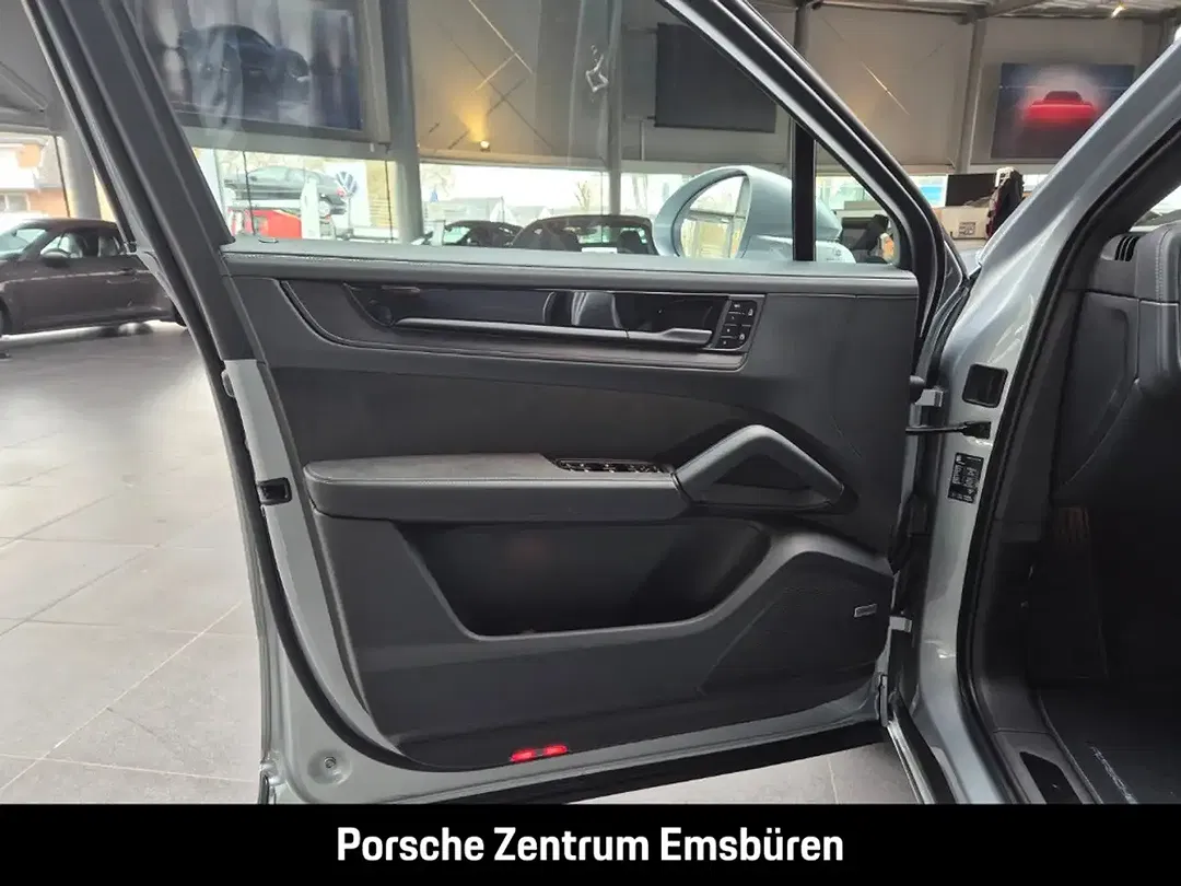 Porsche Cayenne - Thumbnail 4