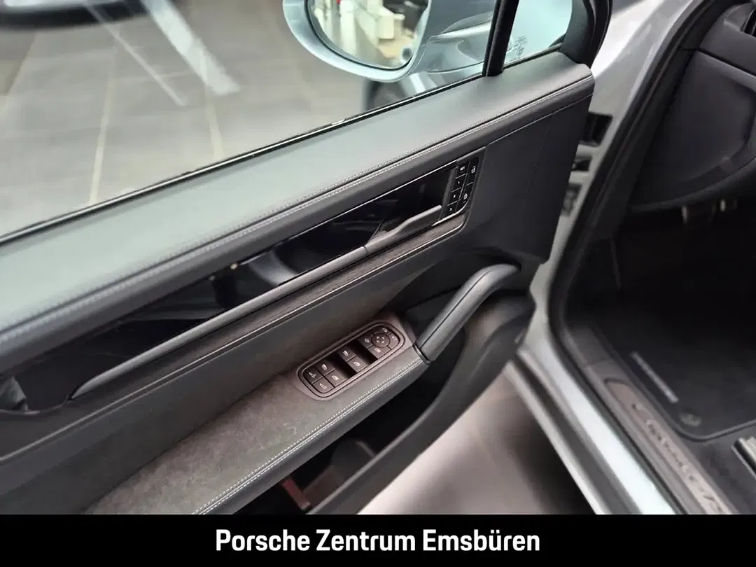 Porsche Cayenne - Thumbnail 5