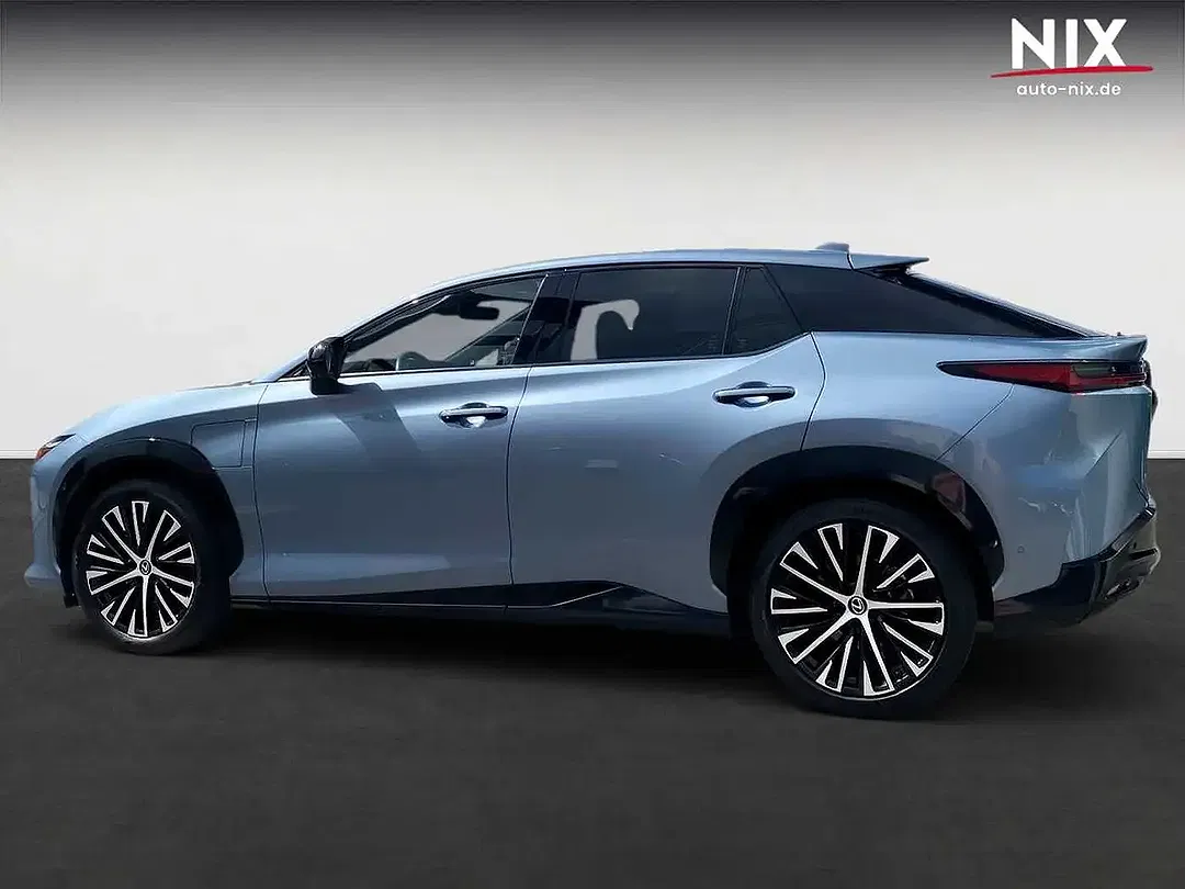 Lexus RZ - Thumbnail 5