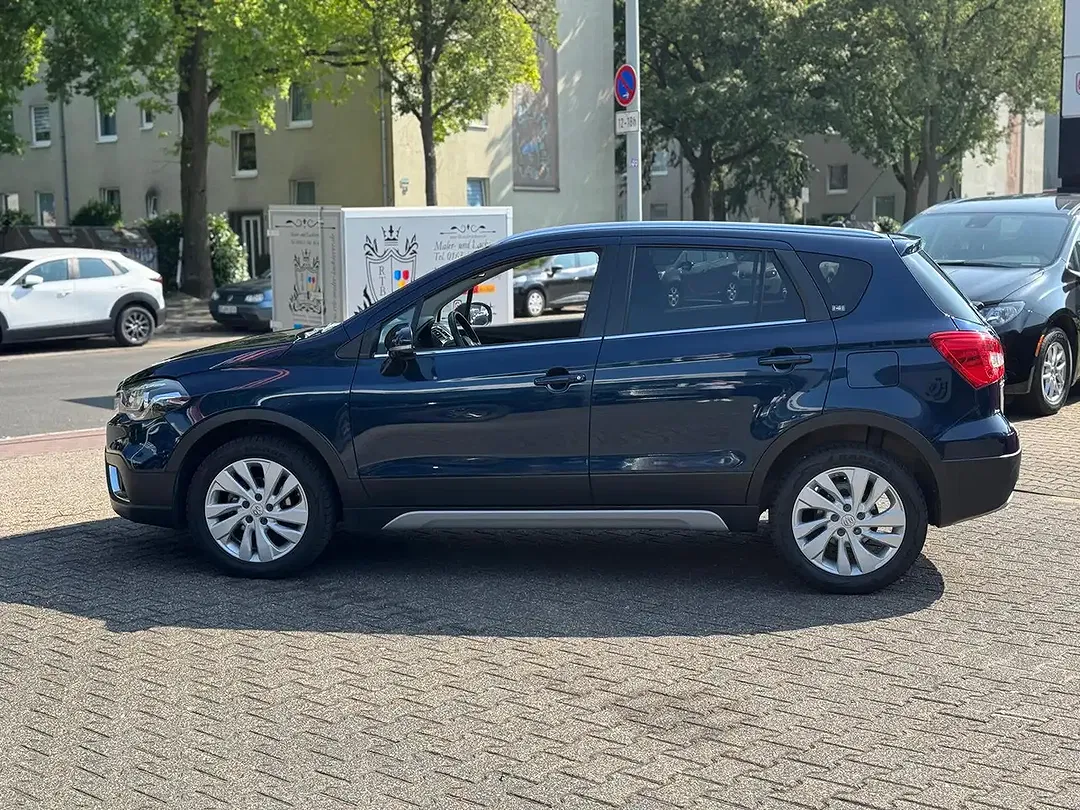 Suzuki SX4 S-Cross - Thumbnail 10