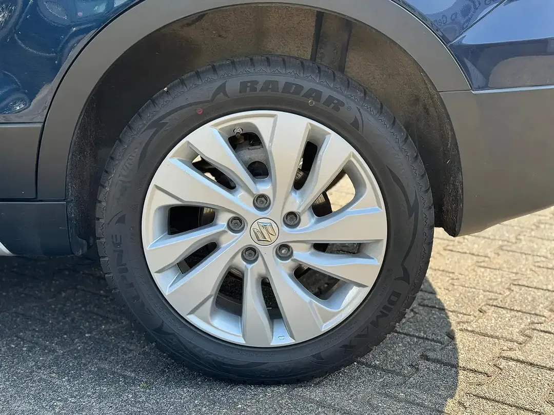 Suzuki SX4 S-Cross - Thumbnail 12