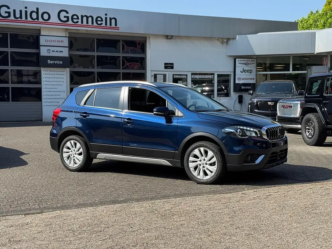 Suzuki SX4 S-Cross - Thumbnail 2