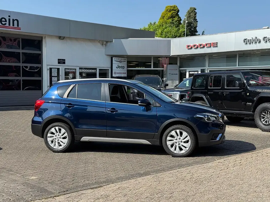 Suzuki SX4 S-Cross - Thumbnail 3