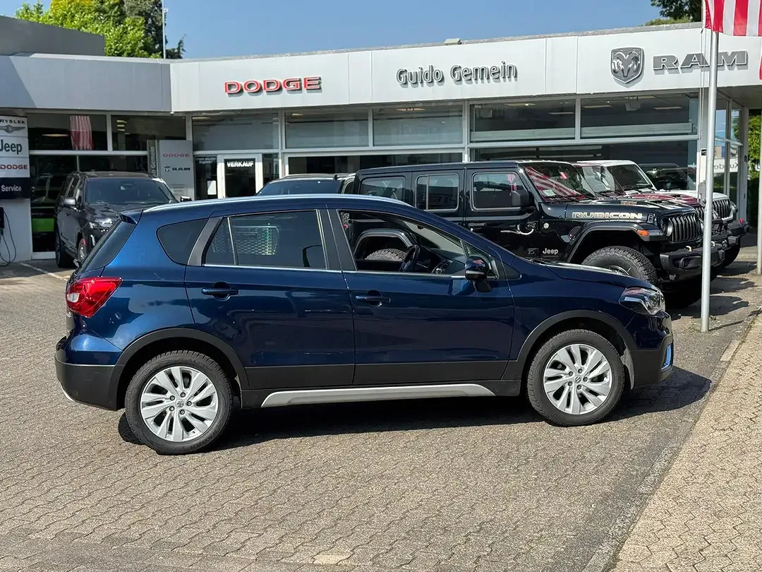 Suzuki SX4 S-Cross - Thumbnail 4