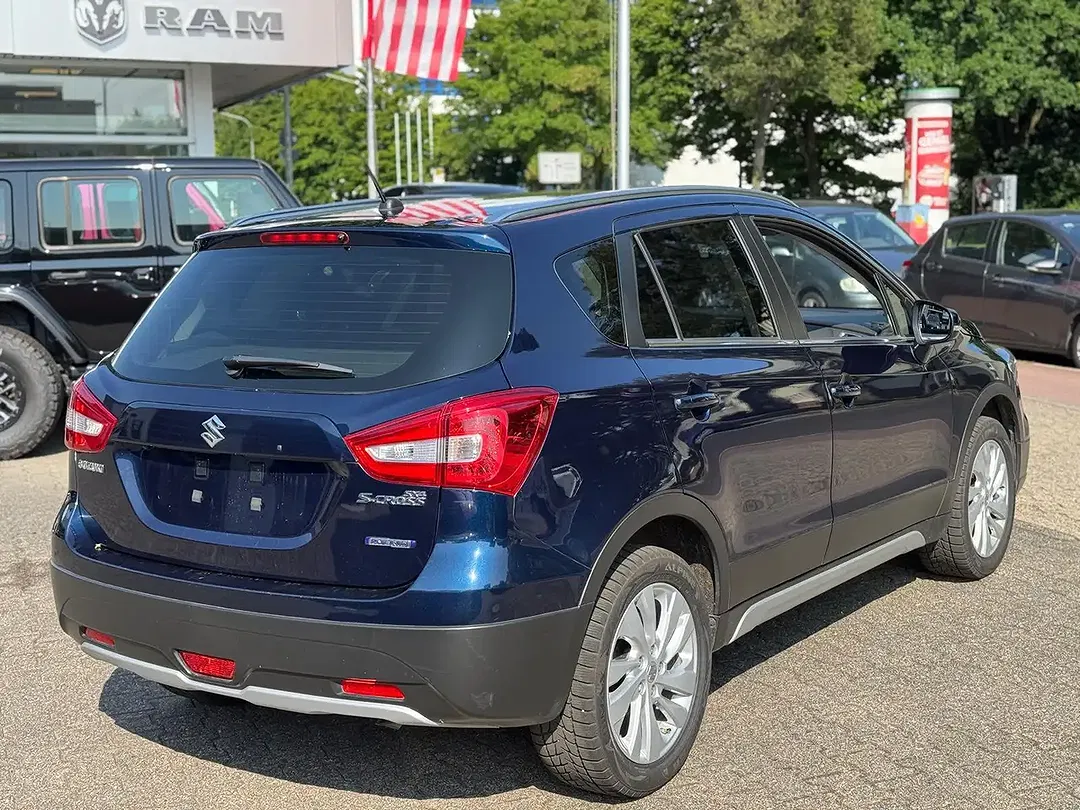 Suzuki SX4 S-Cross - Thumbnail 6